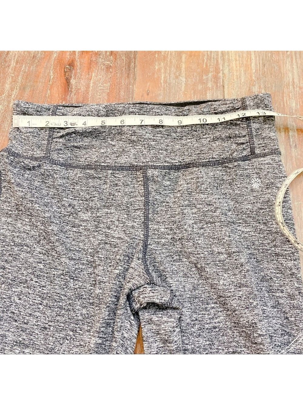 Tangerine Gray Capri Leggings Ruched Zipper Sides Small - Picture 5 of 7